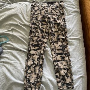 Lululemon leggings size 8. Nwot. 25 length